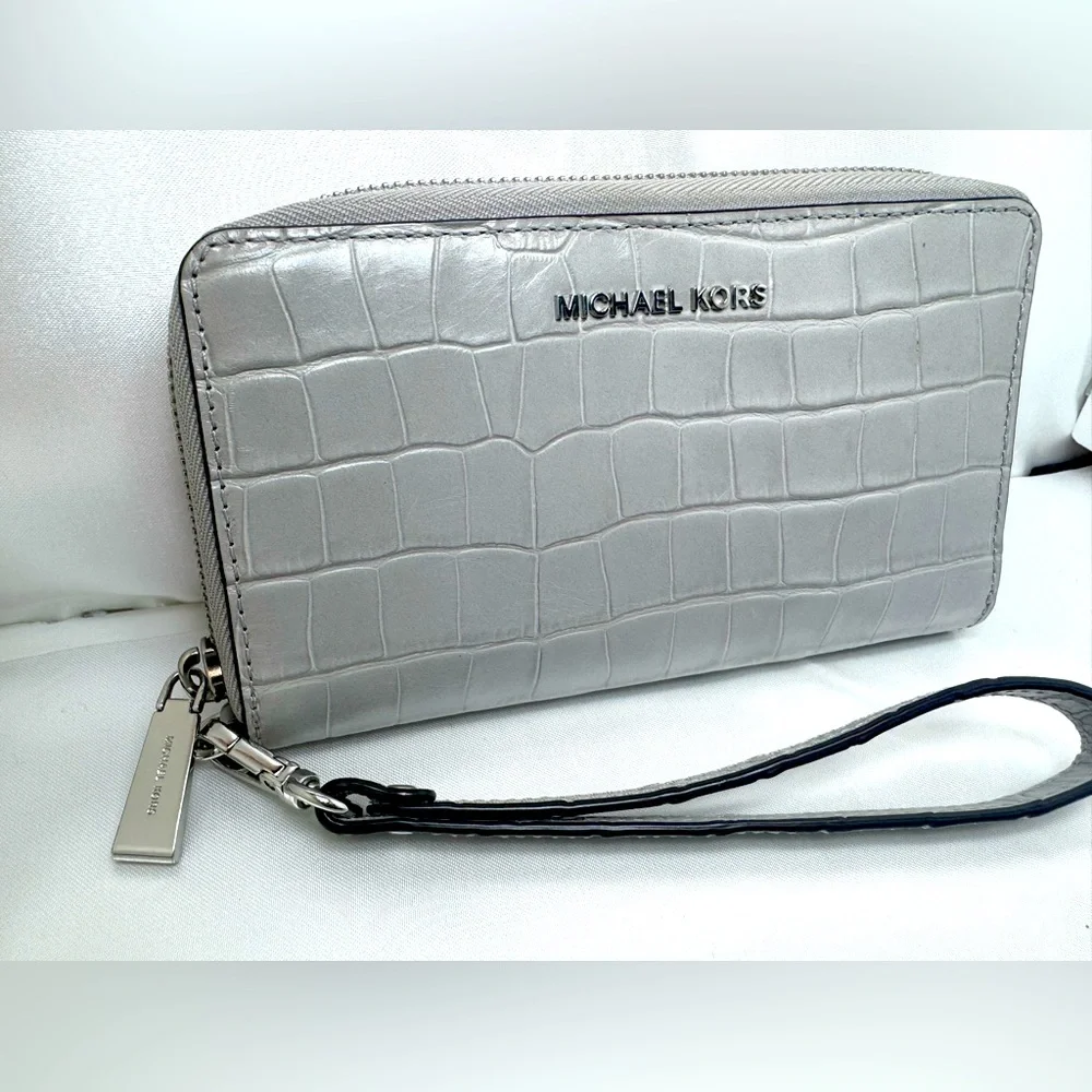 Michael Kors Jet Set Wristlet Travel Croc Embossed Pearl Grey Fall 2017 Rare - Picture 3 of 10